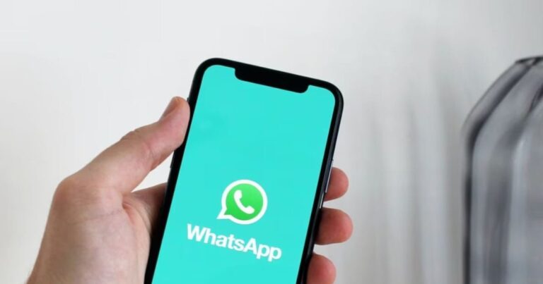 Group voice and video calling feature on WhatsApp Web soon, know the update.